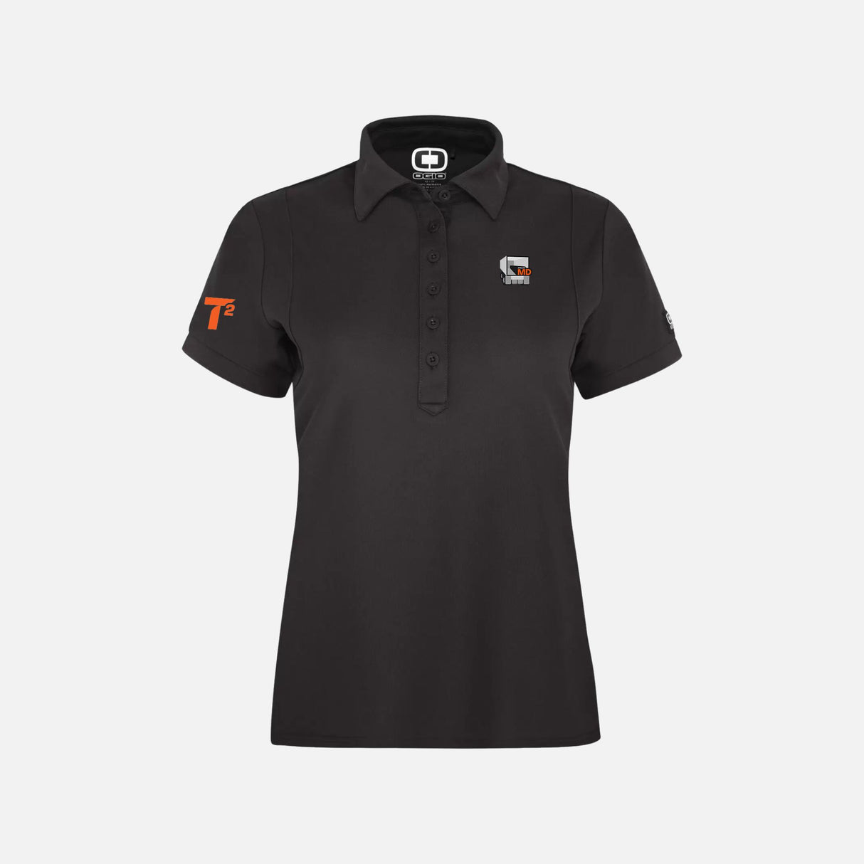 Polo à manches courtes OGIO LOG101 TD en tissu léger, couleur unie, porté sur mannequin, détails du col et des manches visibles.