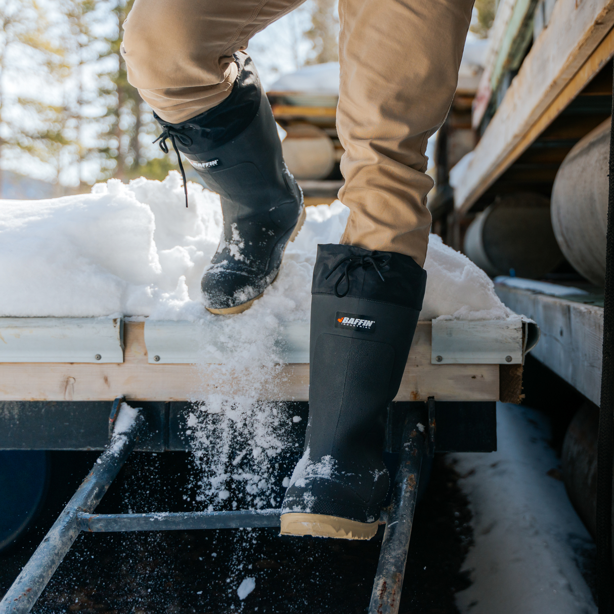 Botte-travail-caoutchouc-Baffin-2359T-noir-lifestyle-2