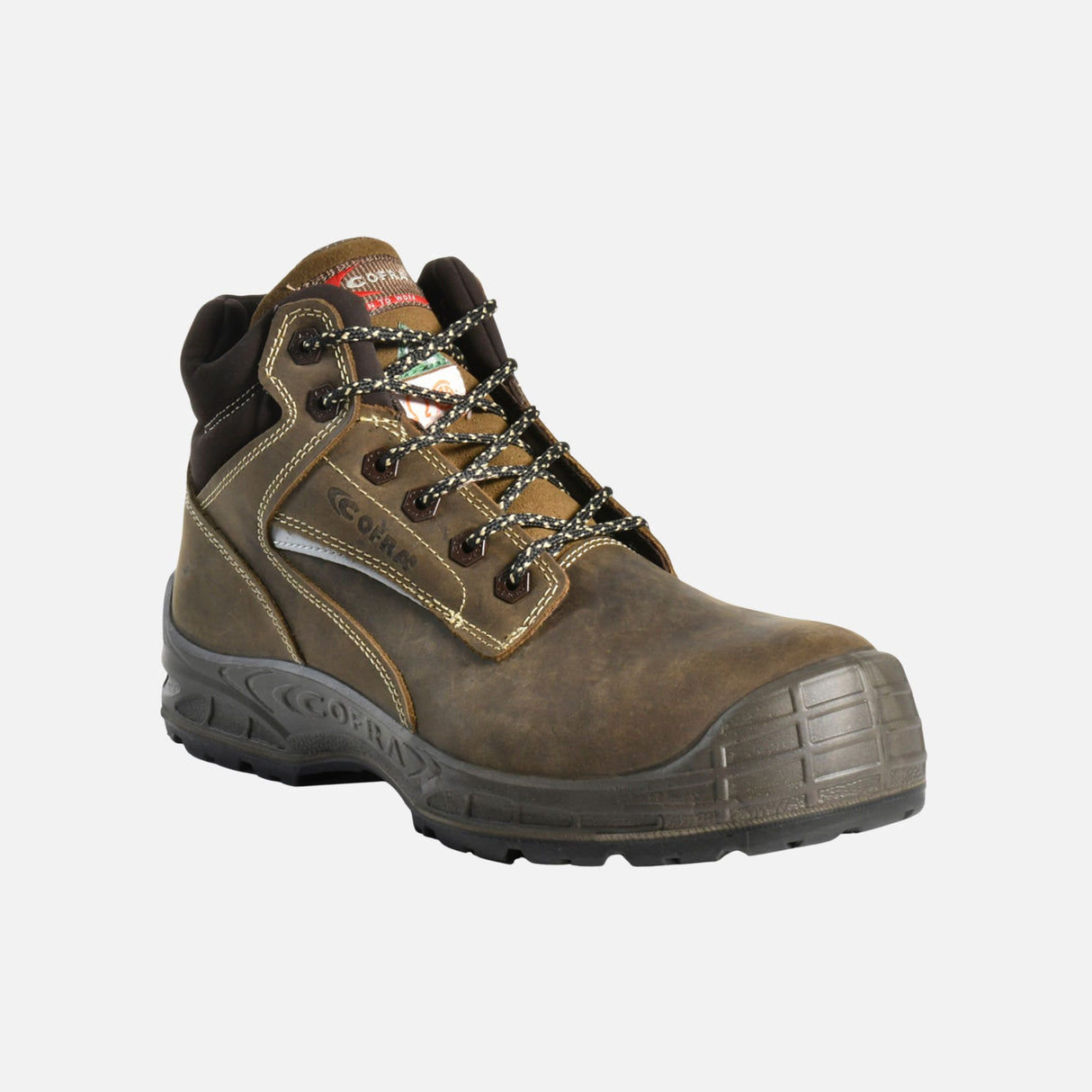 Bottes de travail Cofra Montpellier en brun, légères et protectrices, certifiées pour la sécurité au travail.