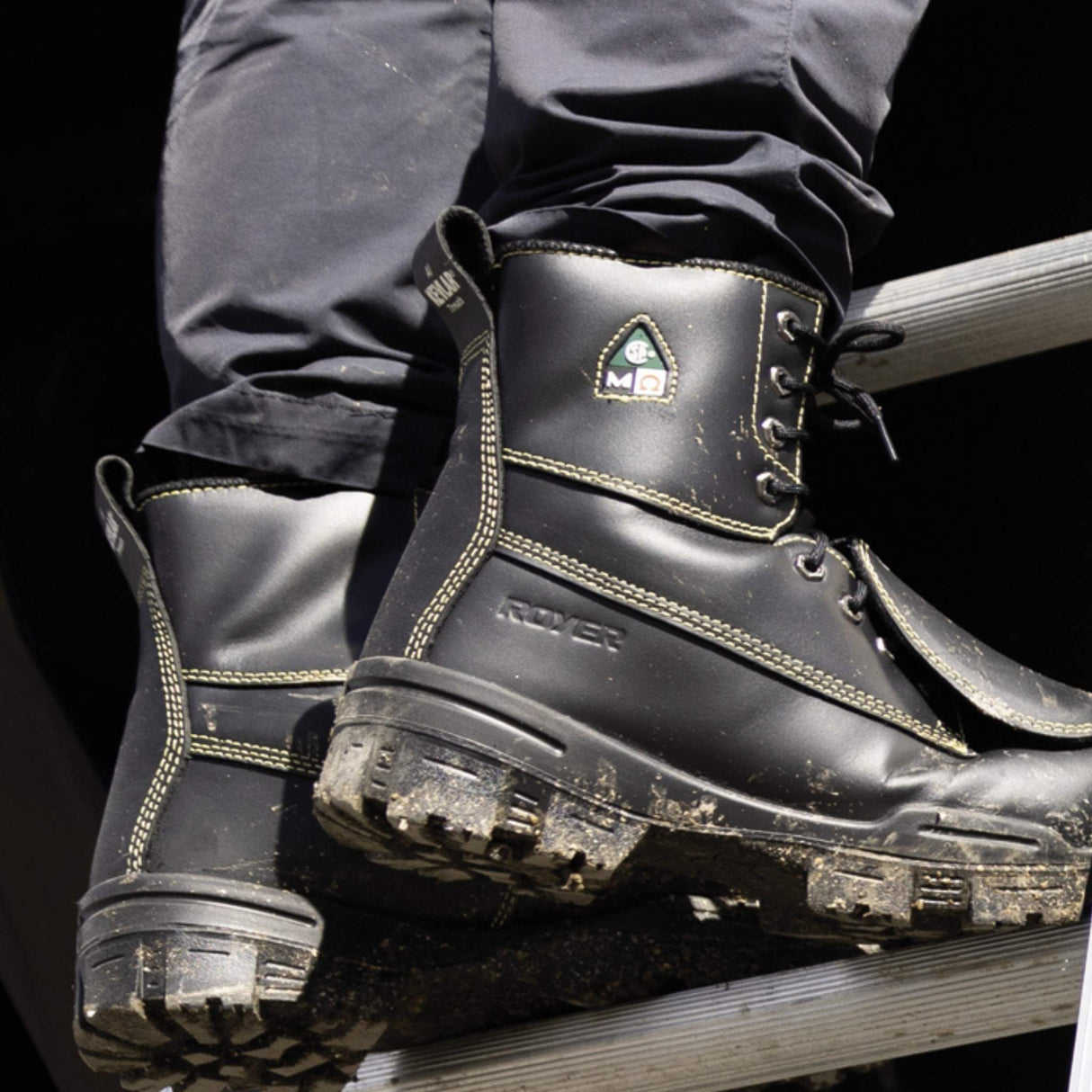 Bottes-metatarse-travail-Royer-5301VT-noir-lifestyle-2