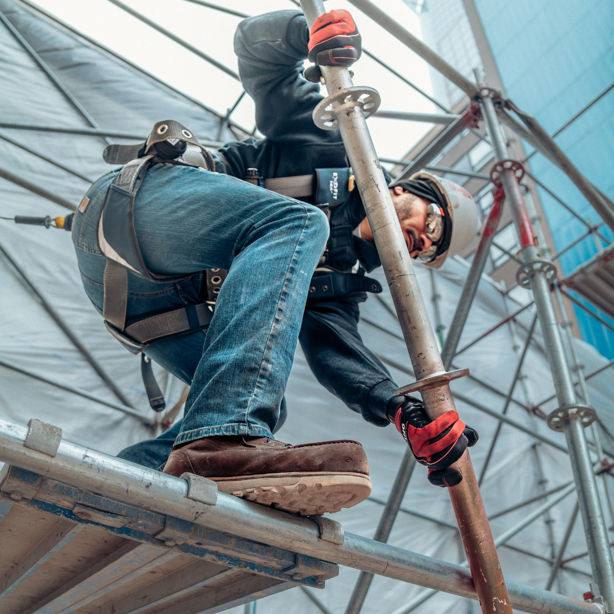 Bottes-travail-Redwing-3522EE-brun-lifestyle-1