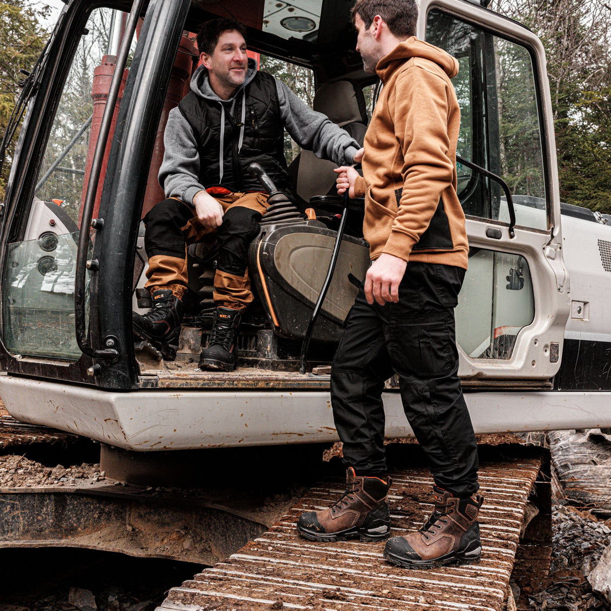 Bottes de travail STC Blade 8 pouces en brun, imperméables et durables, adaptées pour un usage professionnel.