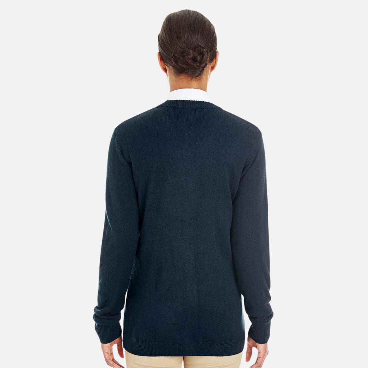 Cardigan boutonné marin Harriton en laine bleue, manches longues et coupe classique, vêtement chaud et confortable.