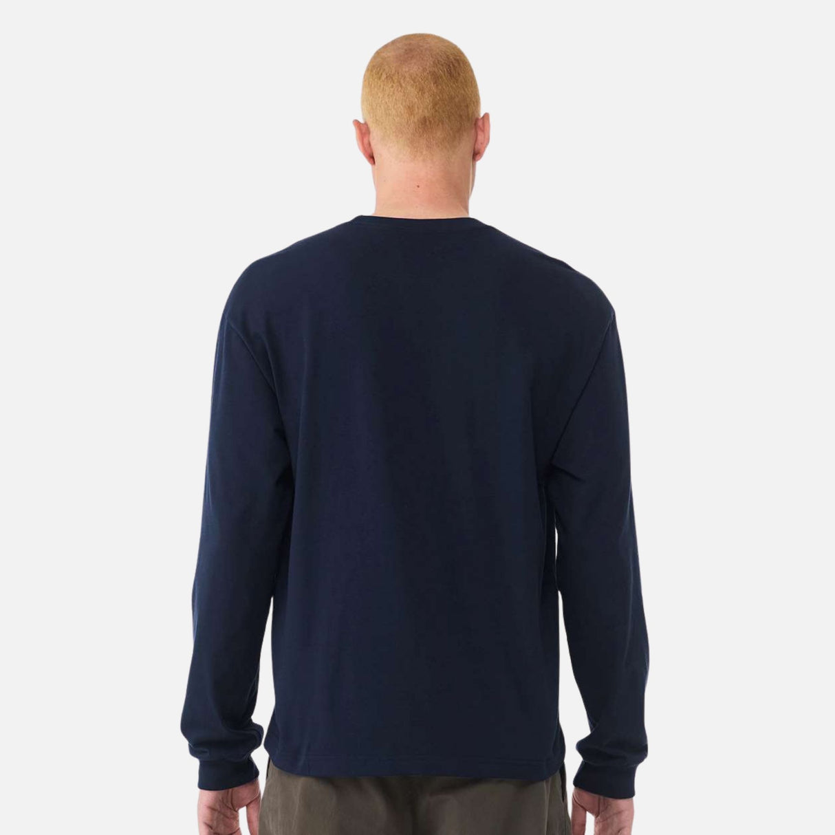 Chandail-manches-longues-Bella-Canvas-S_S-3511-marin-derrière-mannequin