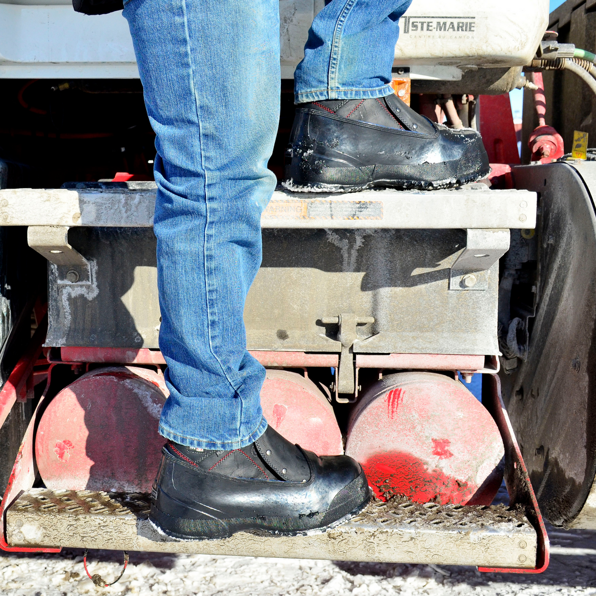 Couvre-chaussures-caoutchouc-Acton-1305B11-noir-lifestyle-2