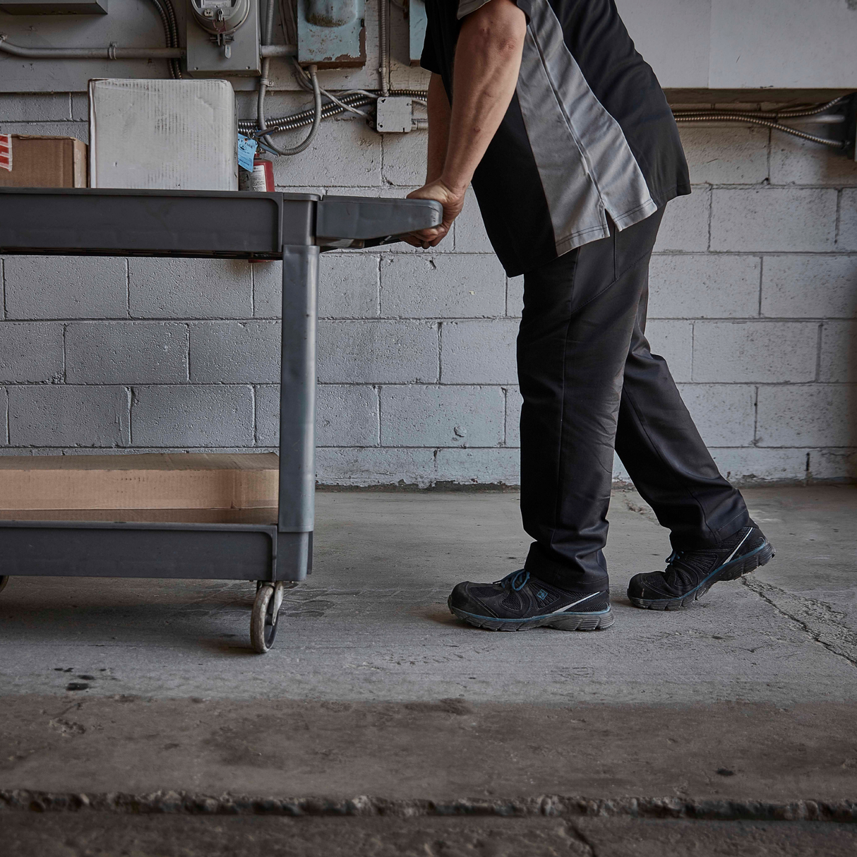 Espadrilles-travail-Terra-106010-noir-lifestyle-2