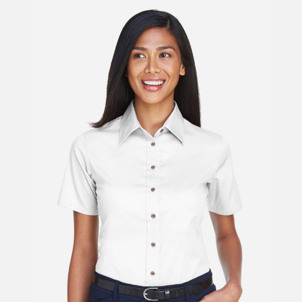 Chemise à manches courtes Harriton M500SW en coton blanc, vêtement pour homme, vue de face.