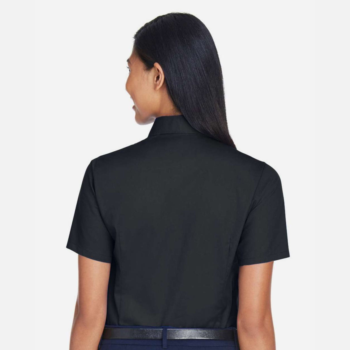 Chemise à manches courtes noir Harriton M500SW, vêtement pour homme, tissu léger et confortable, vue de face.