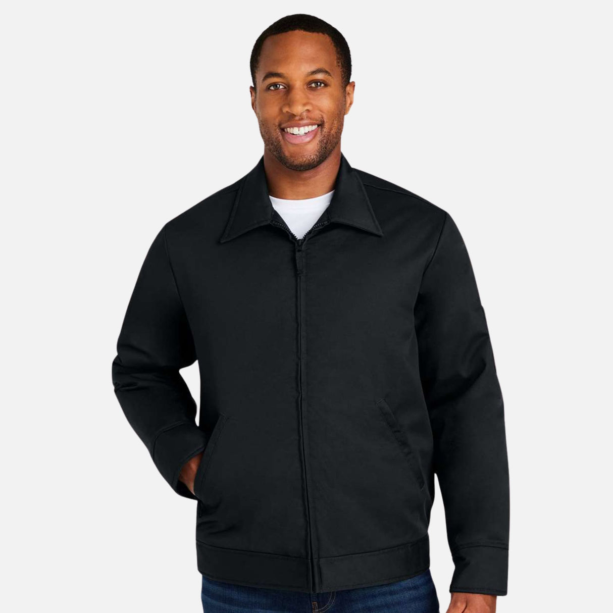 Veste matelassée unisexe Harriton noire, style classique, conçue pour offrir chaleur durable et confort durable.