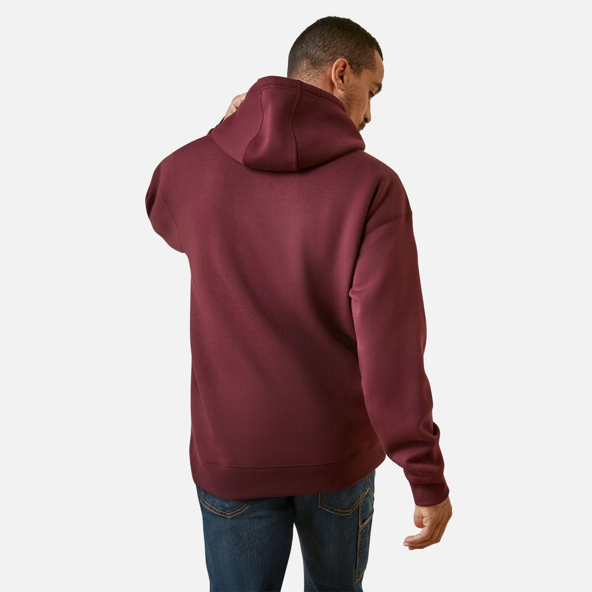 Chandail à capuchon Ariat en molleton rouge, manches longues, vêtement confortable et polyvalent pour un style soigné.