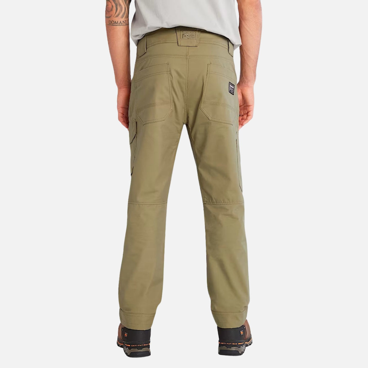 Pantalon-travail-Timberland-A646H360-olive-derrière-mannequin