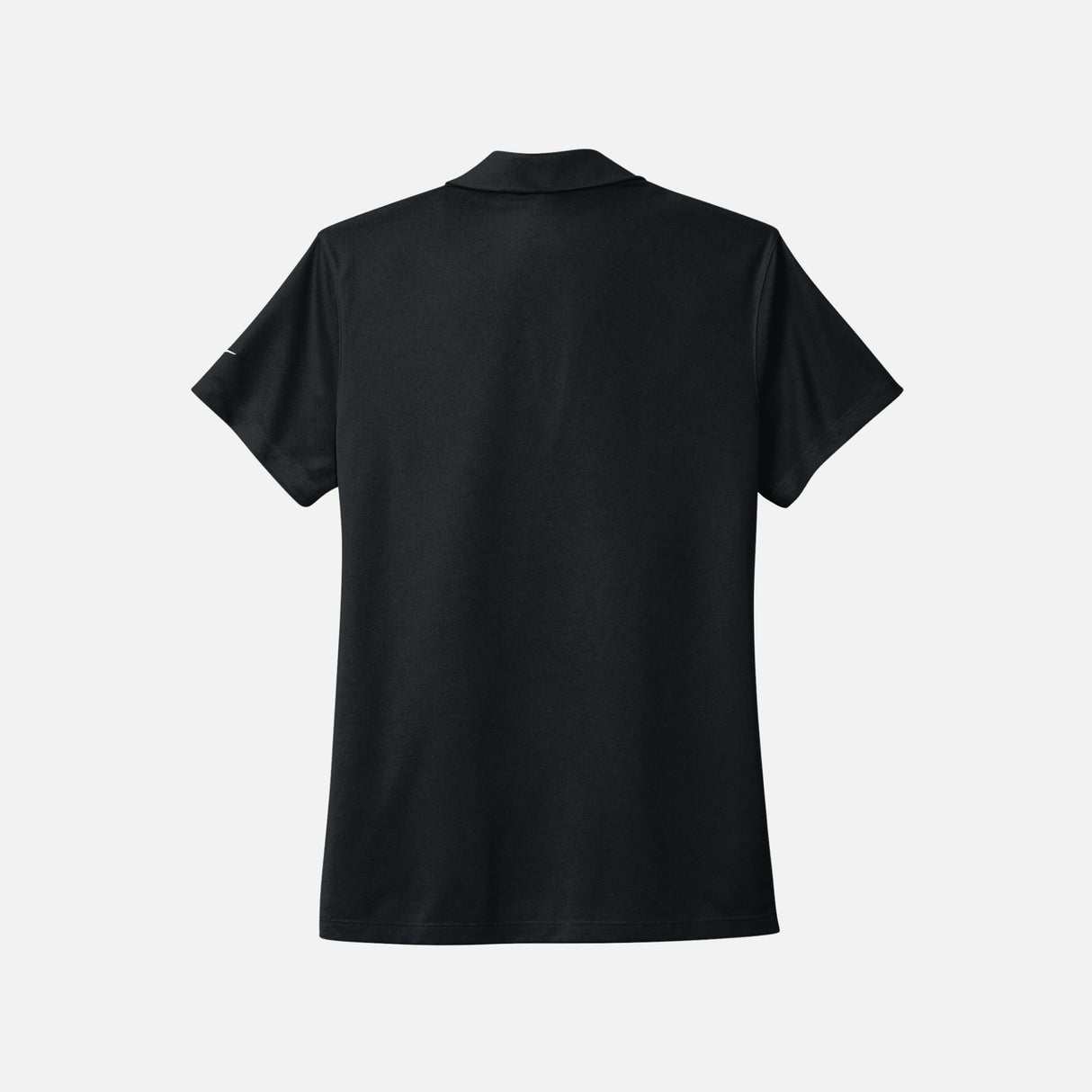 Polo à manches courtes pour femme Nike Sanmar, noir, en tissu léger, porté sur mannequin, style décontracté.