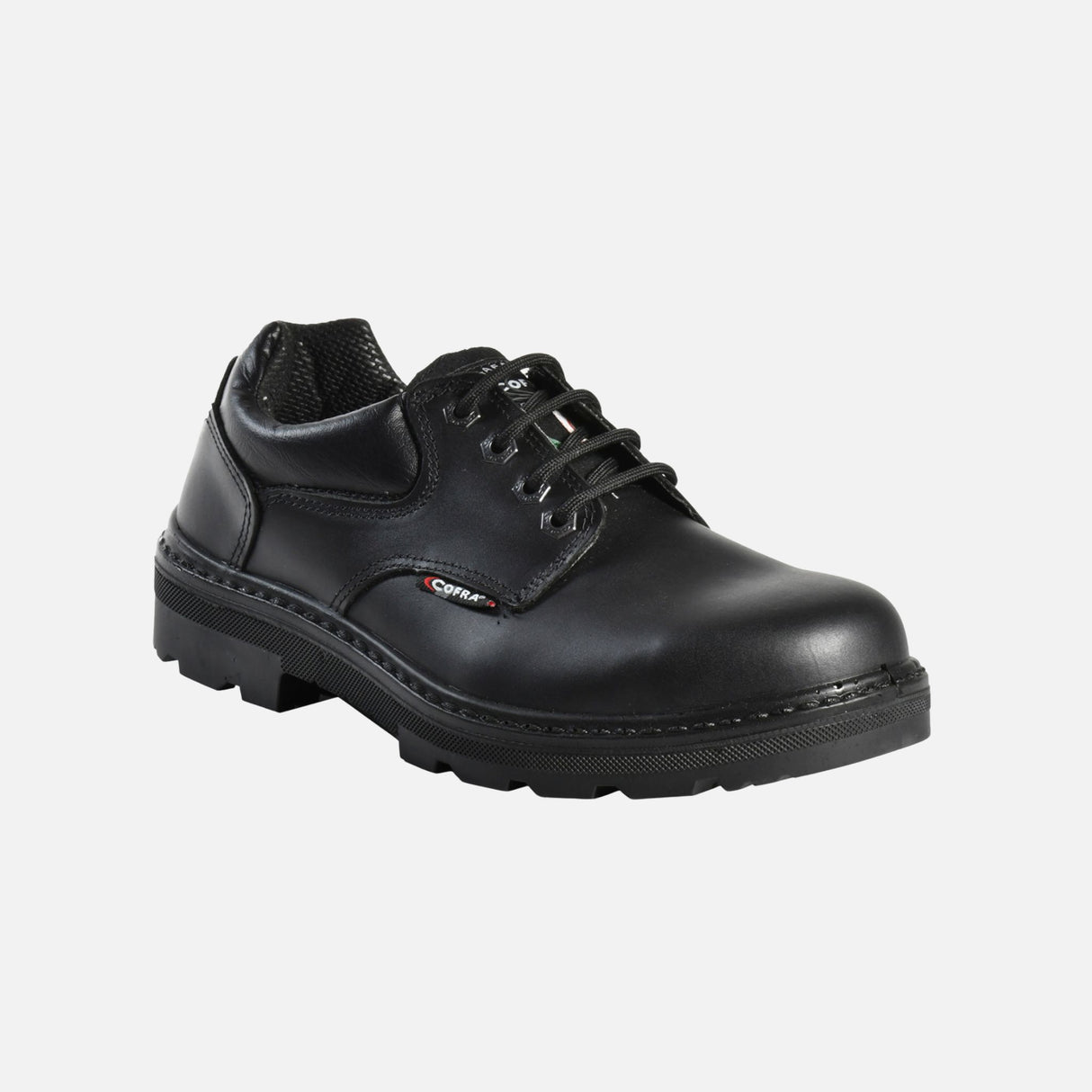 Souliers de travail en cuir noir Cofra, confortables et protecteurs, adaptés pour une utilisation quotidienne.