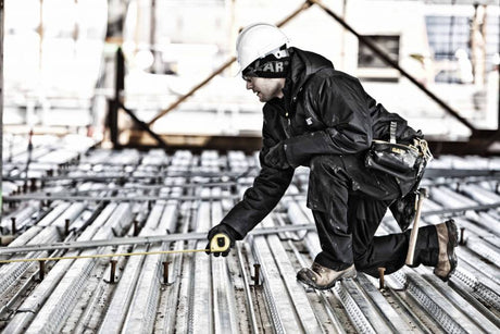 Comment choisir le bon manteau de travail mi-saison ?