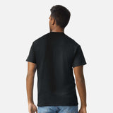 T-shirt en coton prérétréci Gildan, vêtement classique en tissu robuste et tenue durable, vue de face sur fond neutre