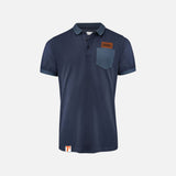 Polo bicolore pour homme de la marque James Harvest, vêtement polo avec design à deux couleurs visible sur le mannequin.
