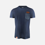 T-shirt bicolore pour homme James Harvest, vêtement tendance avec design moderne, porté sur mannequin.