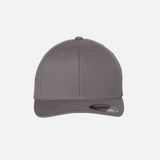 Casquette à filet structurée six panneaux Flexfit gris, accessoire de mode pour un style décontracté et confortable.
