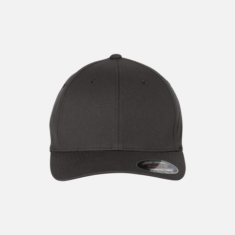 Casquette Flexfit à filet structurée six panneaux de couleur gris foncé, accessoire pour le sport ou le style décontracté.