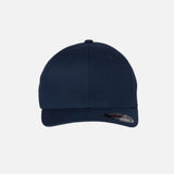 Casquette Flexfit 5001 à filet structurée six panneaux, couleur marine, vue de face.