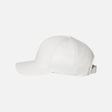 Casquette ajustable Flexfit 110C blanche, accessoire pour le confort, gestion de l'humidité et style décontracté.