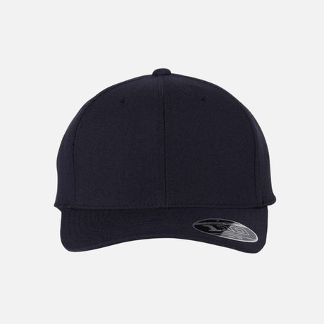 Casquette Flexfit 110C ajustable marine, confort et gestion de l'humidité, accessoire de sport ou décontracté.