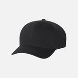 Casquette ajustable Flexfit 110C noire, accessoire pour le sport, confort et gestion de l'humidité, vue de face.