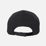 Casquette ajustable Flexfit 110C noire, en tissu respirant, pour un confort optimal et une gestion efficace de l'humidité.