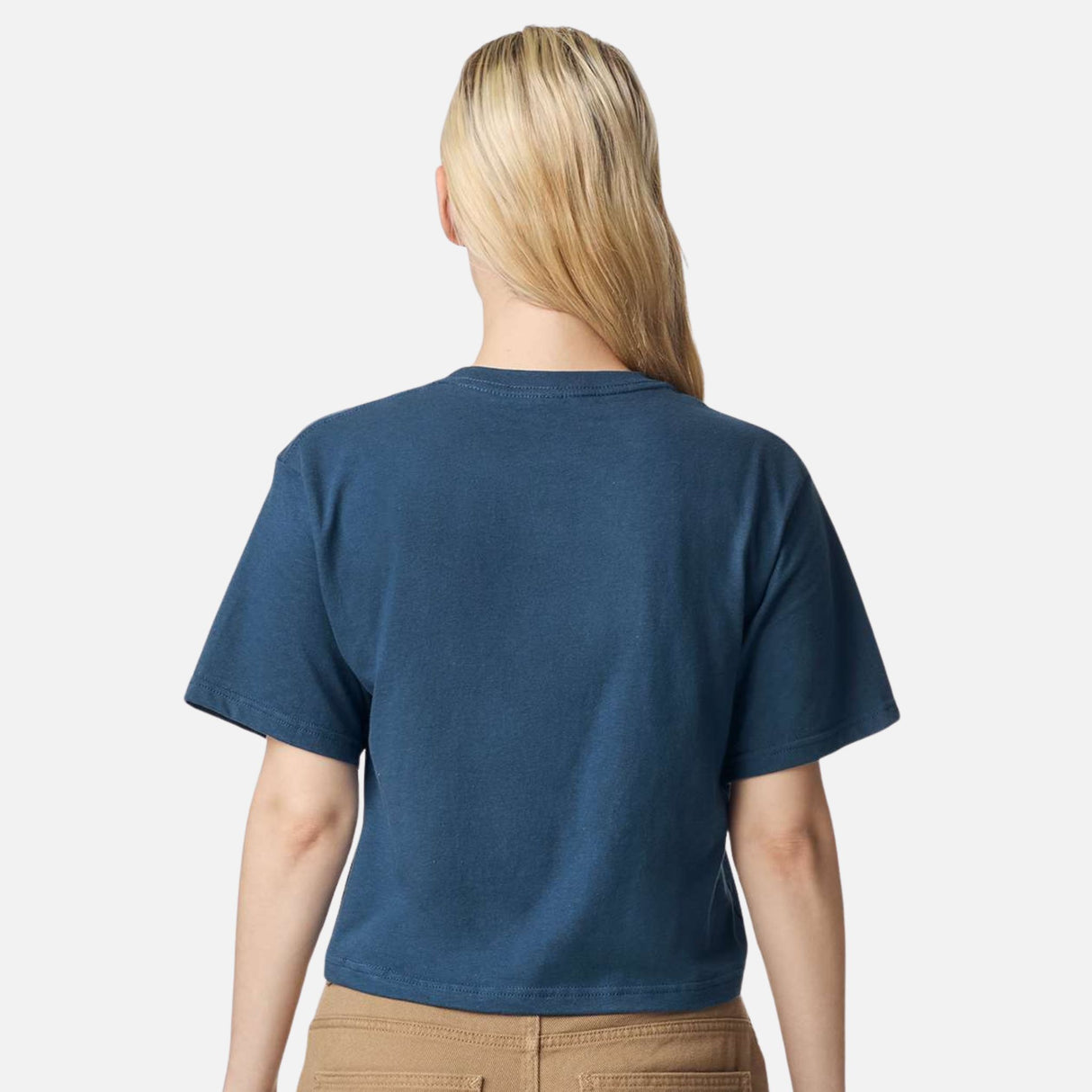 Chandail-manches-courtes-American-Apparel-102-bleu-derrière-mannequin