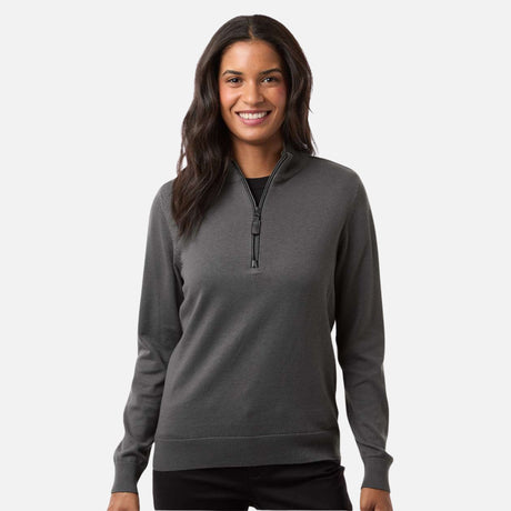Chandail 1/4 zip pour femme Devon & Jones en gris, vêtements-chandails, élégant et confortable, tissu doux et moderne.