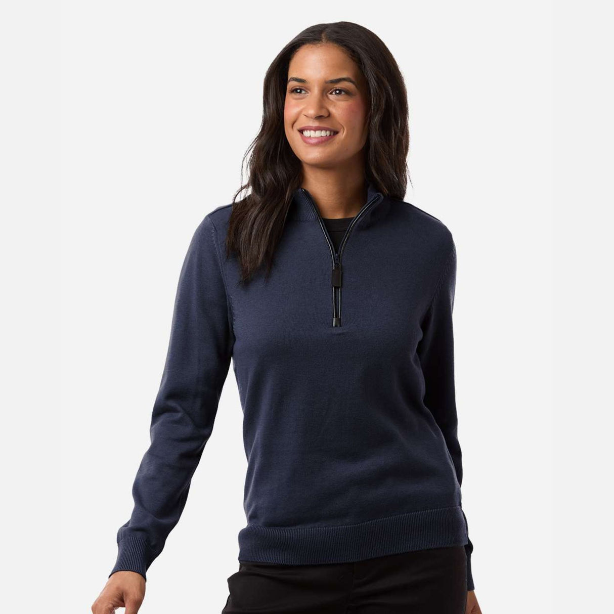 Chandail 1/4 zip pour femme Devon & Jones, marine, en tissu confortable et élégant, vêtements-chandails, style décontracté.