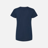 T-shirt Gold Soft Touch de M&O, vêtement en coton doux couleur marine, porté sur mannequin.