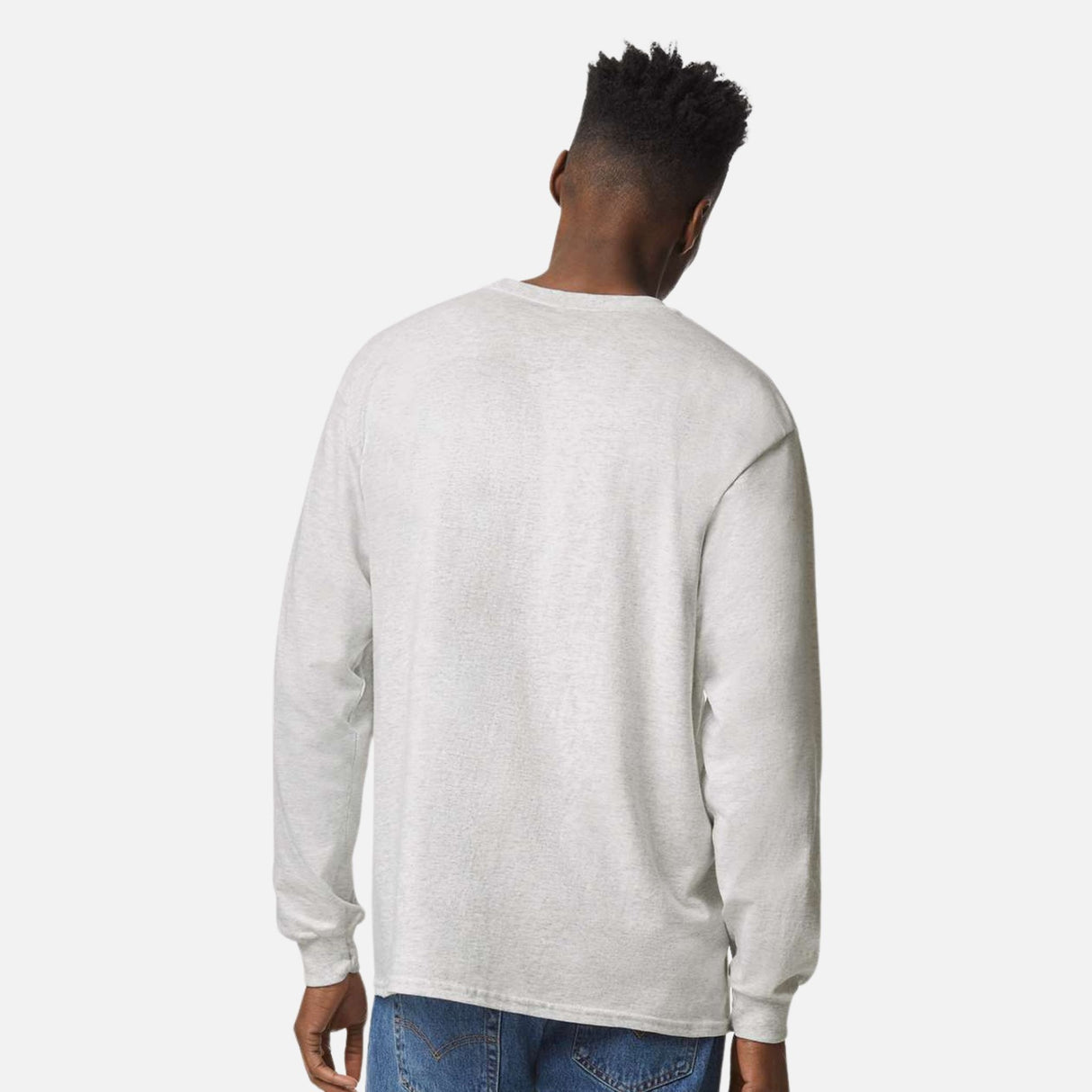 Chandails-ML-GILDAN-S_S-2400-cendre-derrière-mannequin