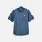 Chemise en denim pour homme à manches courtes, marque Harriton, couleur denim pâle, tissu léger et confortable.
