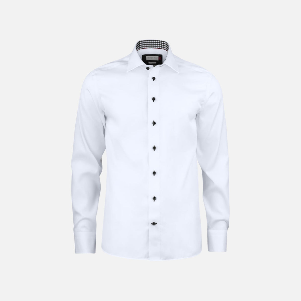 Chemise à manches longues blanche pour homme de la marque James Harvest, vue de face, en tissu léger et élégant.
