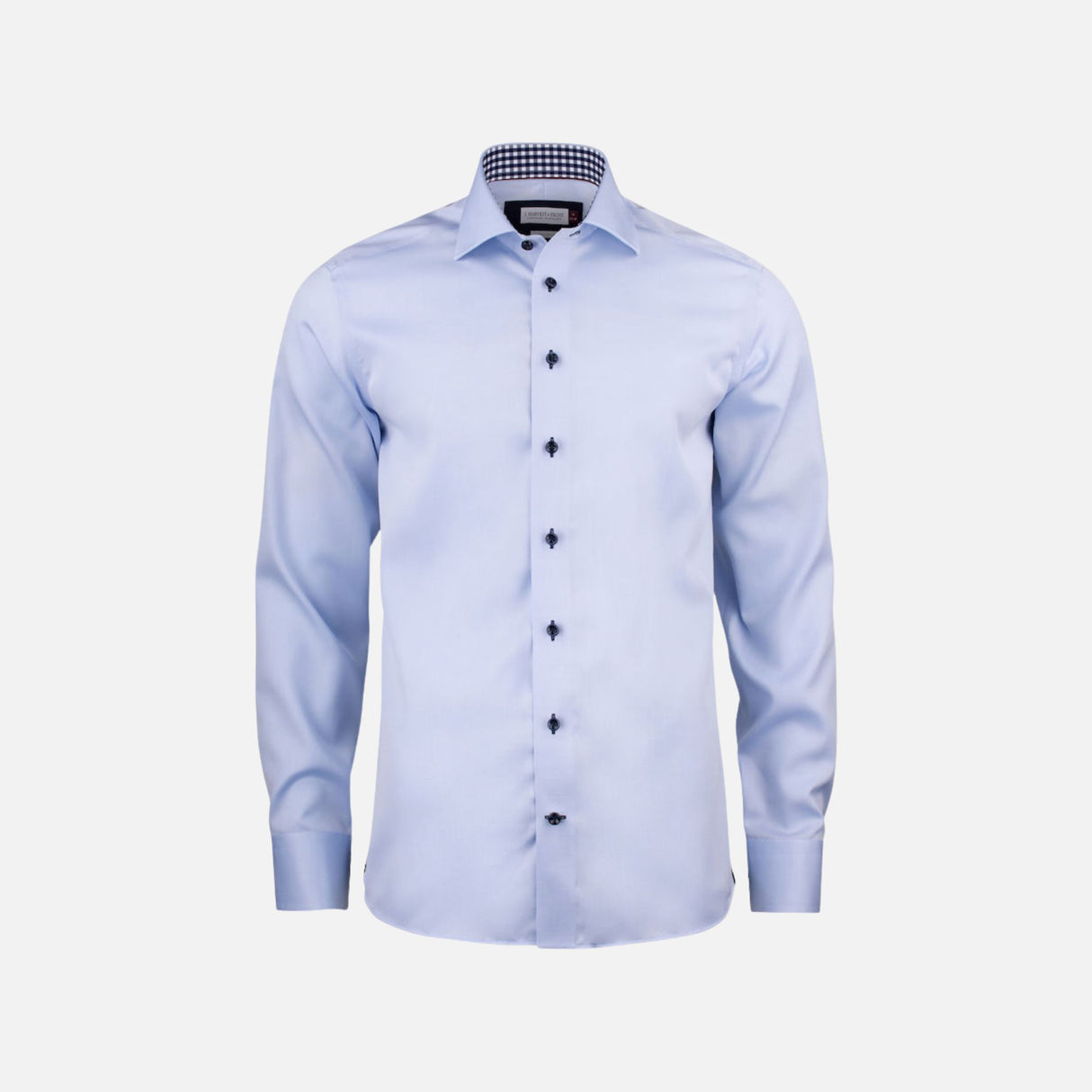 Chemise homme bleu à manches longues James Harvest, vêtement élégant en tissu léger, boutonnières et col classique.