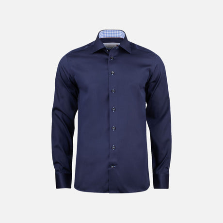 Chemise à manches longues James Harvest marine pour homme, tissu élégant, col classique, détails soignés.