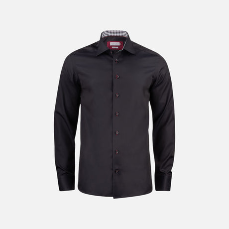 Chemise à manches longues noire pour homme de la marque James Harvest, tissu élégant et coupe classique.