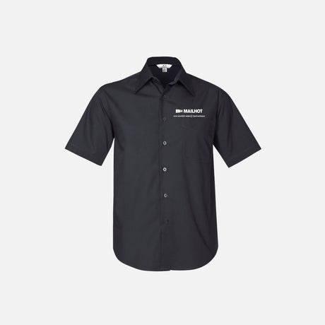 Chemise homme à manches courtes Biz, couleur charbon, en tissu léger, style décontracté, portée avec col classique.