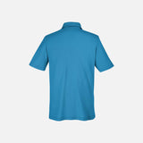 Polo Fusion ChromaSoft Core365, vêtement polo pour le corps, en coton doux, couleur vive, porté sur un mannequin.