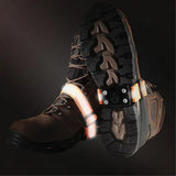 Crampons-bottes-mid-cleat-orange-lifestyle