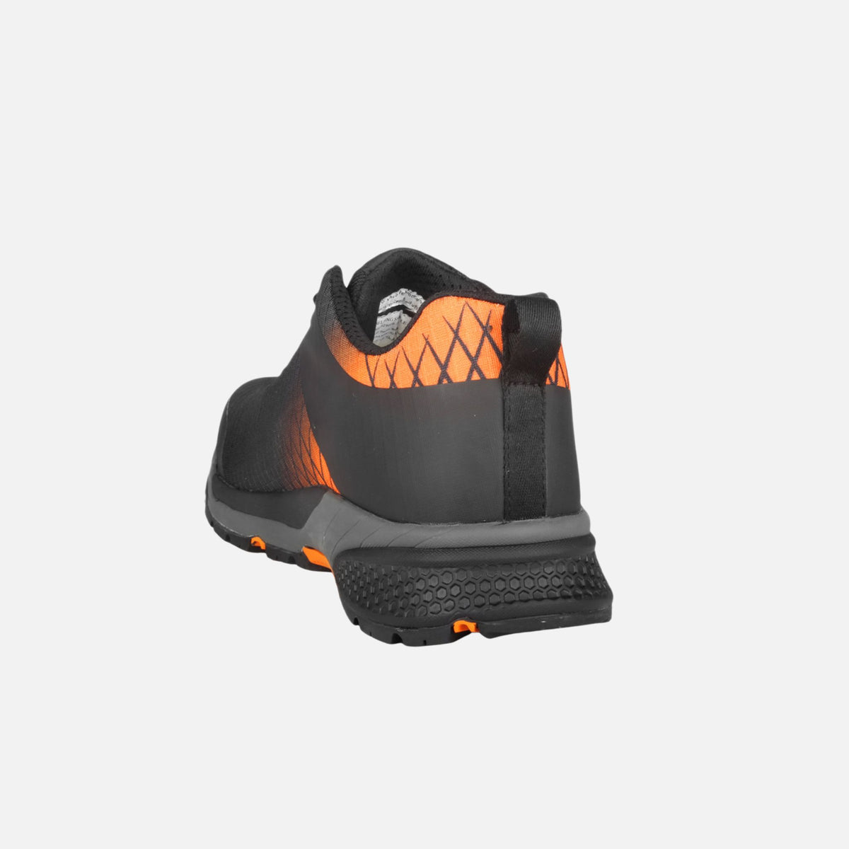 Souliers de travail athlétiques et flexibles de la marque STC, en orange, conçus pour le confort et la performance.