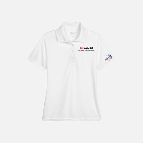 Polo performance pour femme Core365, vêtement polo blanc en tissu léger, parfait pour l’activité sportive ou décontractée.
