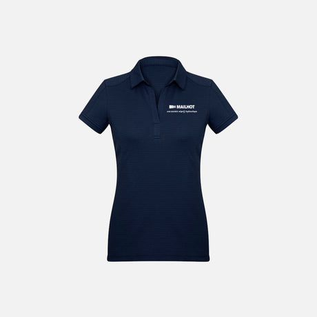 Polo à manches courtes pour femme de marque Biz, modèle P706LS, en tissu marine, porté par une femme.