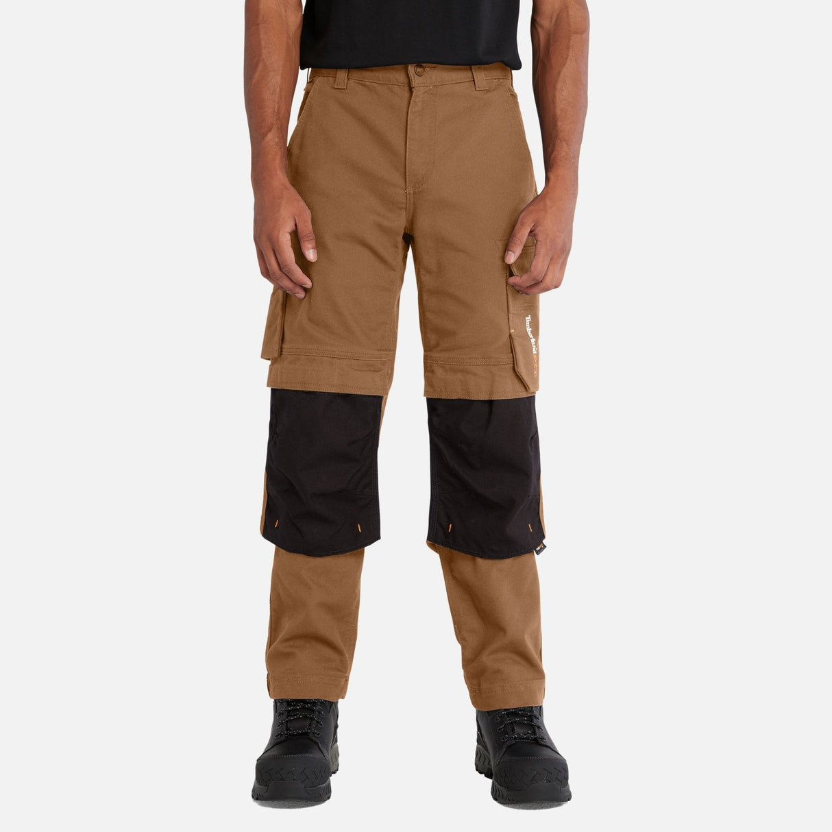 Pantalon-travail-Timberland-A10YLD02-tan-devant-mannequin