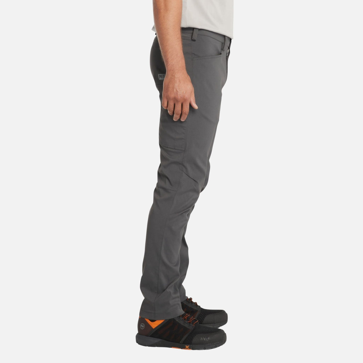 Pantalon-travail-Timberland-A2481-gris-côté-mannequin
