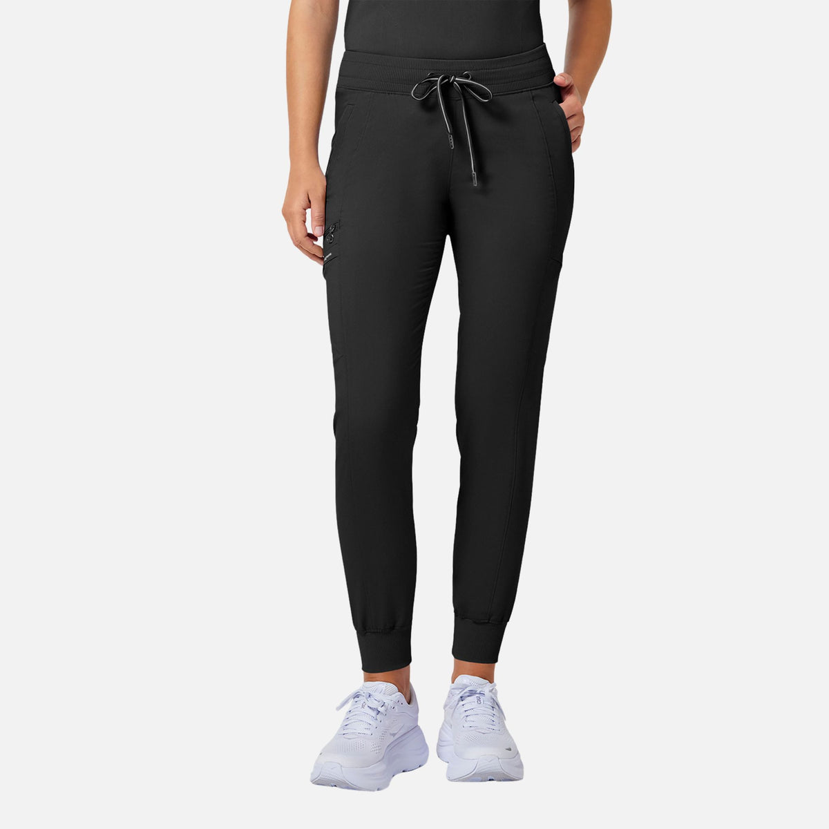 Pantalon jogger noir pour femme de la marque MedCouture, vêtement confortable et stylé, visible sur cette image.