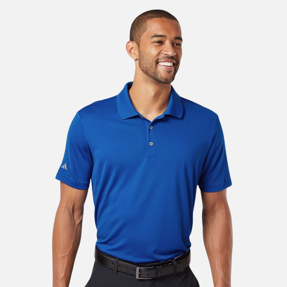Polo à manches courtes Performance Adidas bleu royal, vêtement pour le sport, vue de face sur mannequin.