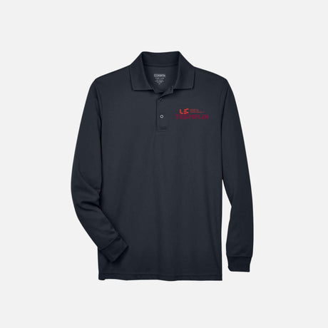 Polo pour homme Core365 Pinnacle Performance 88192 en tissu gris charbon, porté sur mannequin.
