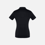 Polo à manches courtes pour femme Biz Ace, en tissu noir, avec col classique et logo discret, porté sur mannequin.